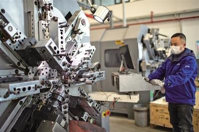 以重點(diǎn)項(xiàng)目為引擎，以研發(fā)創(chuàng)新為驅(qū)動(dòng) 機(jī)械設(shè)備產(chǎn)業(yè)撐起穩(wěn)增長(zhǎng)“脊梁”